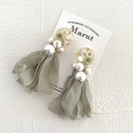 くすみタッセル×かすみ草ピアス/イヤリング