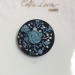 刺繍ブローチ