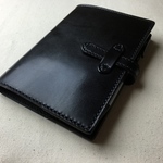【手縫】ほぼ日手帳day-freeオリジナルA6用黒色本革カバー※アジャスト機能のペンホルダーに仕様変更