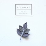 リトアニアリネン○brooch leaf○ 　グレー×ブラック/リーフ/葉っぱ