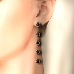 銅玉(シルバー)のロングピアス(イヤリングに変更可能。)