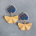 blue gray×frill刺繍ピアス