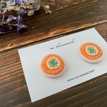 刺繍とビーズのお花ピアス  オレンジ