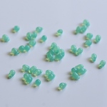 チェコビーズ   しずく型      ミントミルキー