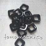 〖再販〗モードな黒のスクエアビーズ　20×20㎜