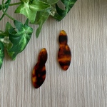  【SALE】ヴィンテージ  アクリル変形カボション　べっ甲風カラー　2個セット