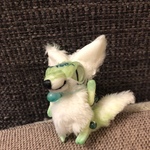唐草なお守りきつねさん