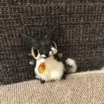 黒はちみつなお守りきつねさん