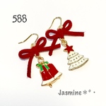 ベルとツリーのクリスマスピアス♡