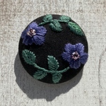 ★手刺繍★くるみボタン★ヘアゴム
