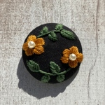★手刺繍★くるみボタン★ヘアゴム