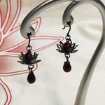 黒の蓮ピアス