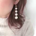 コットンパールとゴールドボールのロングピアス