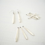 ¥300☆【10個セット】縦長ドロップシルバーチャーム