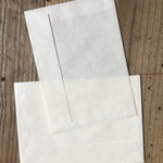 中身が程よく透けるハトロン封筒