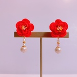 和装にも♡フラワーパール♡レッドイヤリング／ピアス