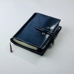 【手縫】ほぼ日手帳5年手帳が使える黒色本革カバー（生成り糸）