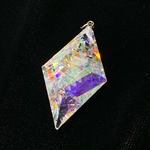 虹の結晶 ムーンボウ 菱形  ペンダントMB-053