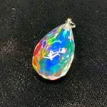 虹の結晶 ビビッド涙型ラフカット ペンダントトップ VD-167