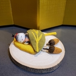 葉っぱのふとんで眠る