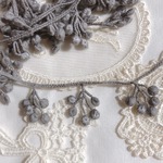 1ヤード{{刺繍レースタッセル　レースリボン}}ベージュグレイ beige gray【no.06】