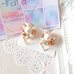 サーモンピンクスクエアビジューピアス No.50