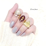 薔薇のパーツが埋め込まれた美女と野獣リング