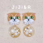 刺繍猫♡ピアスorイヤリング