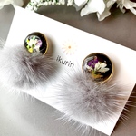 白いお花のグレーファーピアス