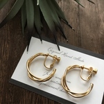 infinity hoop earring(matte gold)