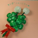 クローバーとシロツメクサのブローチ