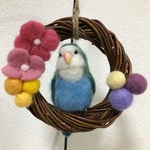 コザクラインコと羊毛お花のミニリース♪の羊毛フェルト