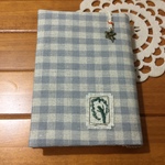📍セール📍28. "チャームが選べる"  リネンの文庫本カバー グレーチェック