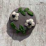 ★手刺繍★くるみボタン★ヘアゴム