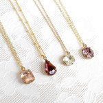 ヴィンテージグラスストーンのペンダント　Petal