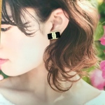 リボンバックルのピアス/イヤリング