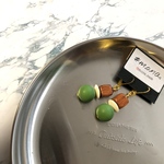 マットグリーン×ウッドピアス