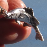 お魚シルバー　シーバスペンダント