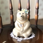 しろくま貯金箱　花かんむり風の耳飾り　プリザーブドフラワー
