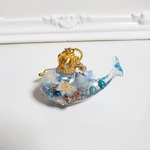 王様クジラのお花のオルゴナイトチャーム