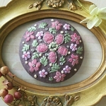 手刺繍ブローチ★フワリ花の舞