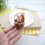 【完成品】[羊毛フェルトのパン屋さん]　ピンクうさぎさんの手作りバゲット (ミニカゴ入り)