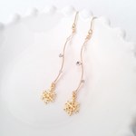 [送料無料]雪降るピアス[イヤリング変更可]