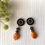 【1点のみ販売】ビーズ刺繍大ぶりイヤリング（ブラック）