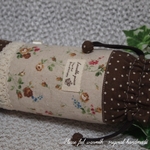 ペットボトルケース 500ml用 可愛い花柄 薔薇 茶系