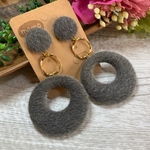 グレー×ゴールドの大ぶりピアス・イヤリング♡