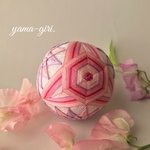 直径約9㎝手まり「三つ羽亀甲と菊」