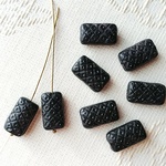 黒いレースのドレス　チェコビーズ　13X7mm 8個