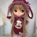 ネオブライス 服　ニット   うさ耳頭巾とくまちゃんポッケのドレス