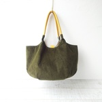  カーキのコーデュロイ　バルーンバッグ